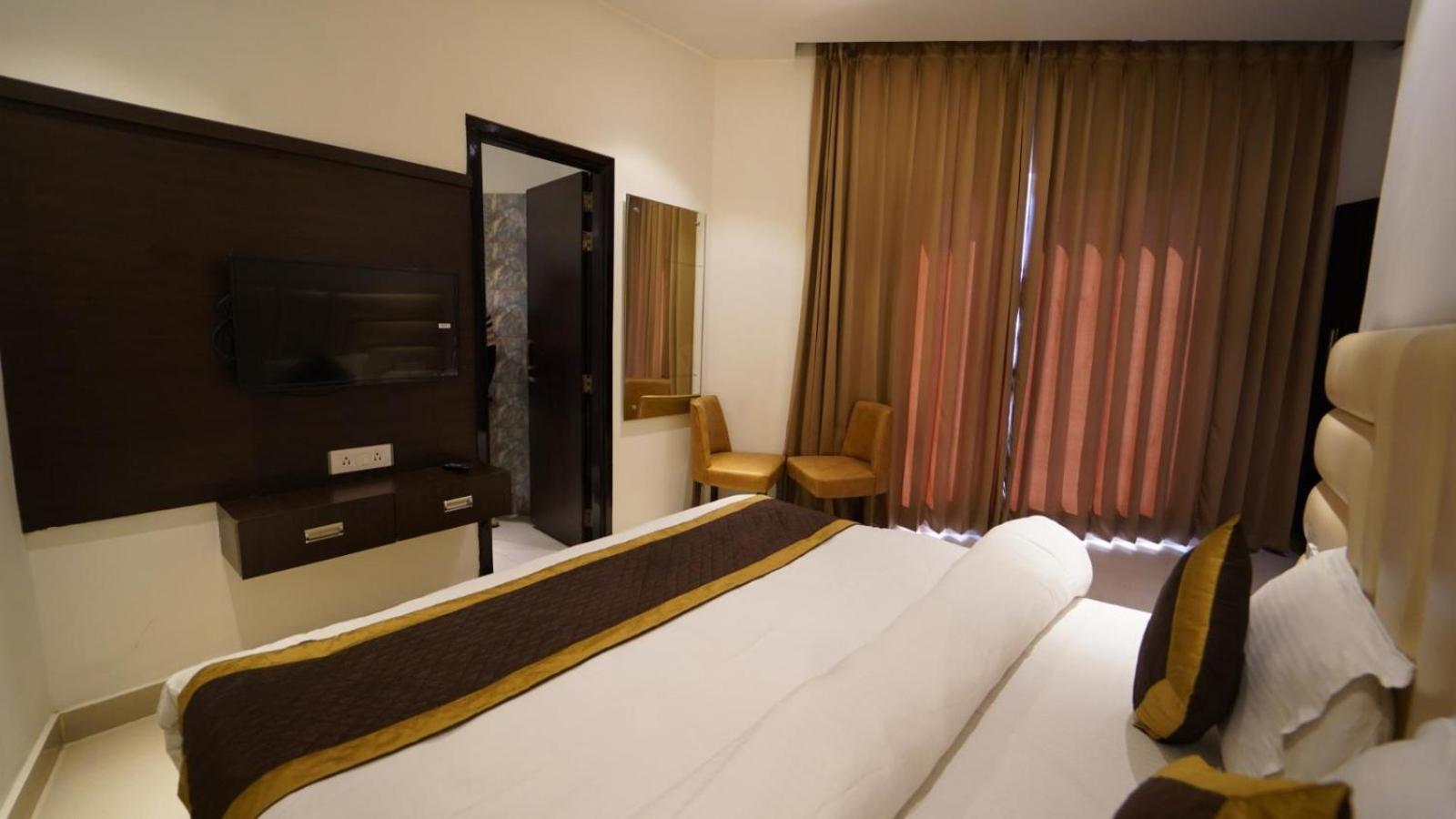 Hotel Avi Inn 암리차르 외부 사진